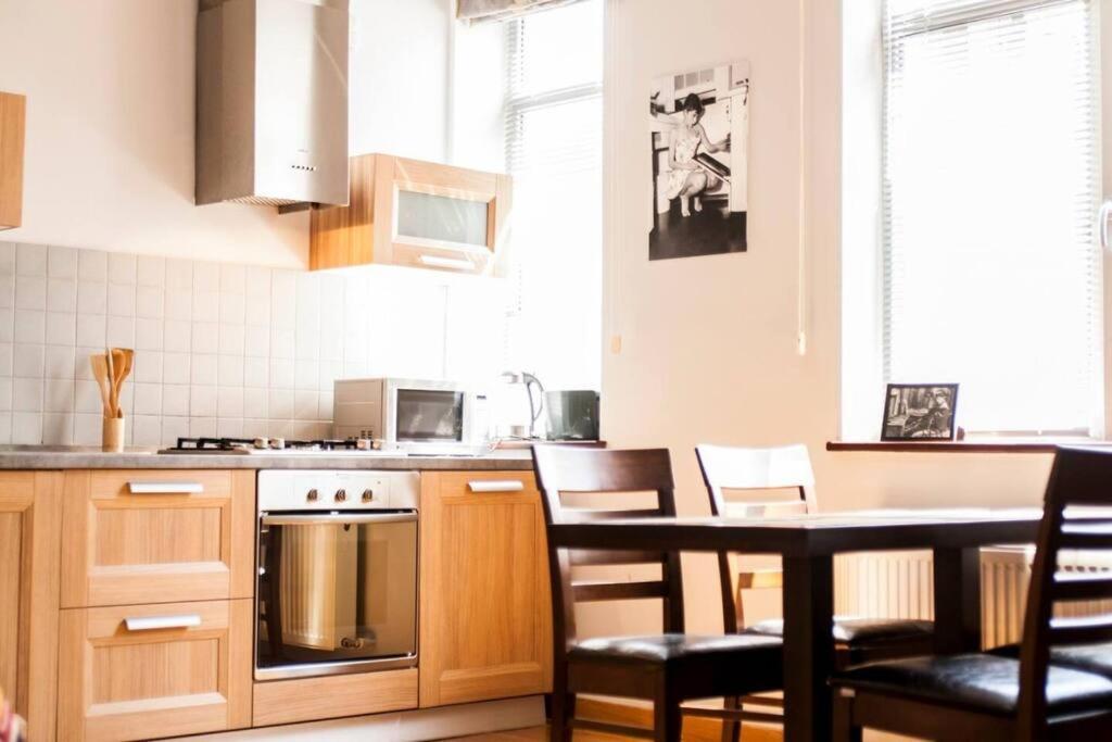 City Center 2Bdr Apartment Near Rustaveli Av. Tbiliszi Kültér fotó