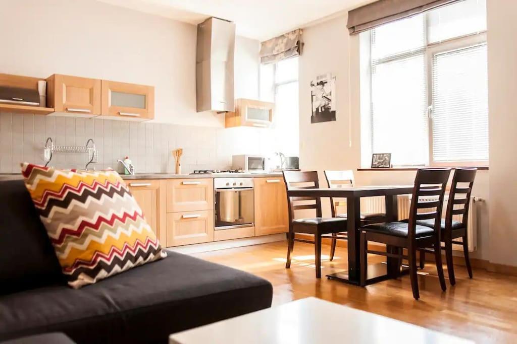 City Center 2Bdr Apartment Near Rustaveli Av. Tbiliszi Kültér fotó