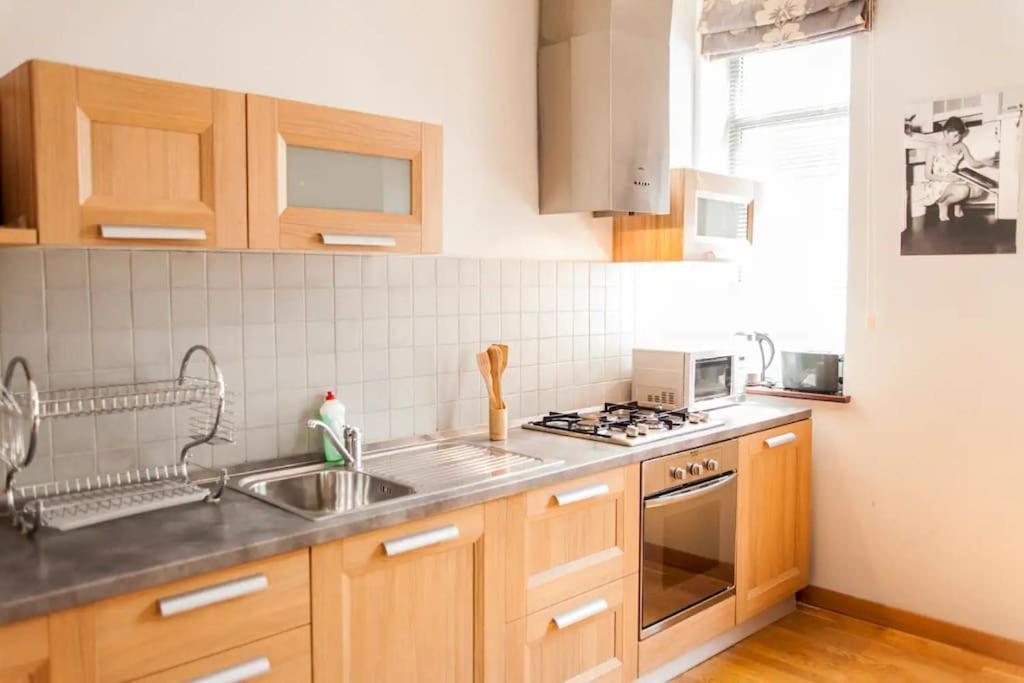 City Center 2Bdr Apartment Near Rustaveli Av. Tbiliszi Kültér fotó